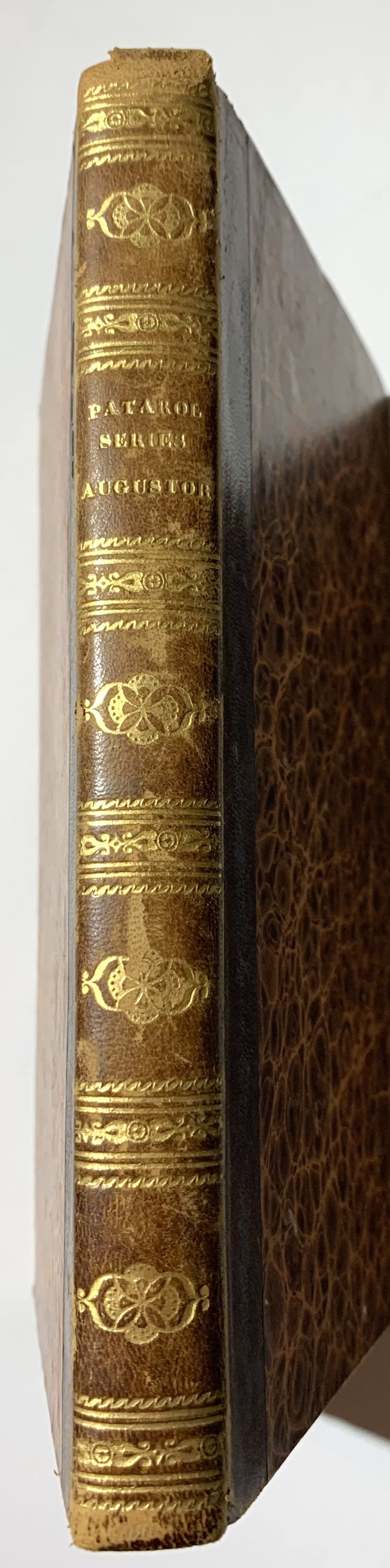 Series Augustorum, Augustarum, Caesarum, et tyrannorum omnium, Tam in Oriente, quam in Occidente, A C. J. Caesare ad Carolum VI. Cum Eorundem Imaginibus Ex Optimorum Numismatum fide ad vivum expressis. Editio tertia. Ab eodem castigata, &amp; aucta.