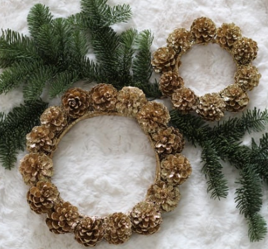 6" Gold Pine Cone Wreath
