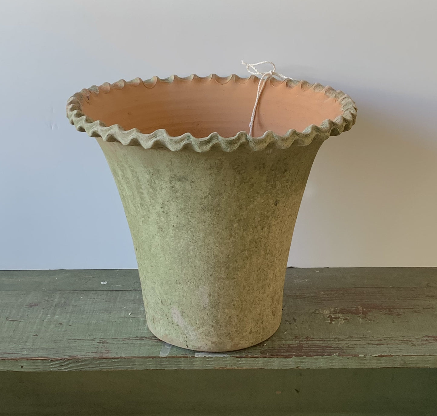 14" Pie Crust Planter Med Scale-14'' D 12''H