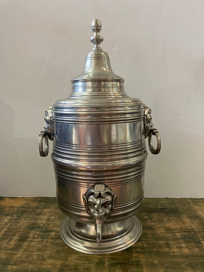 Peltro Tolusa Urn