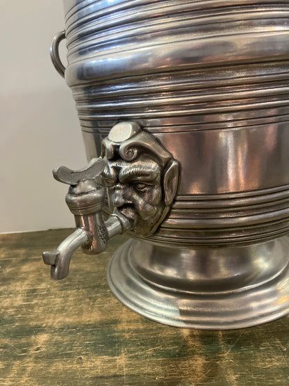 Peltro Tolusa Urn