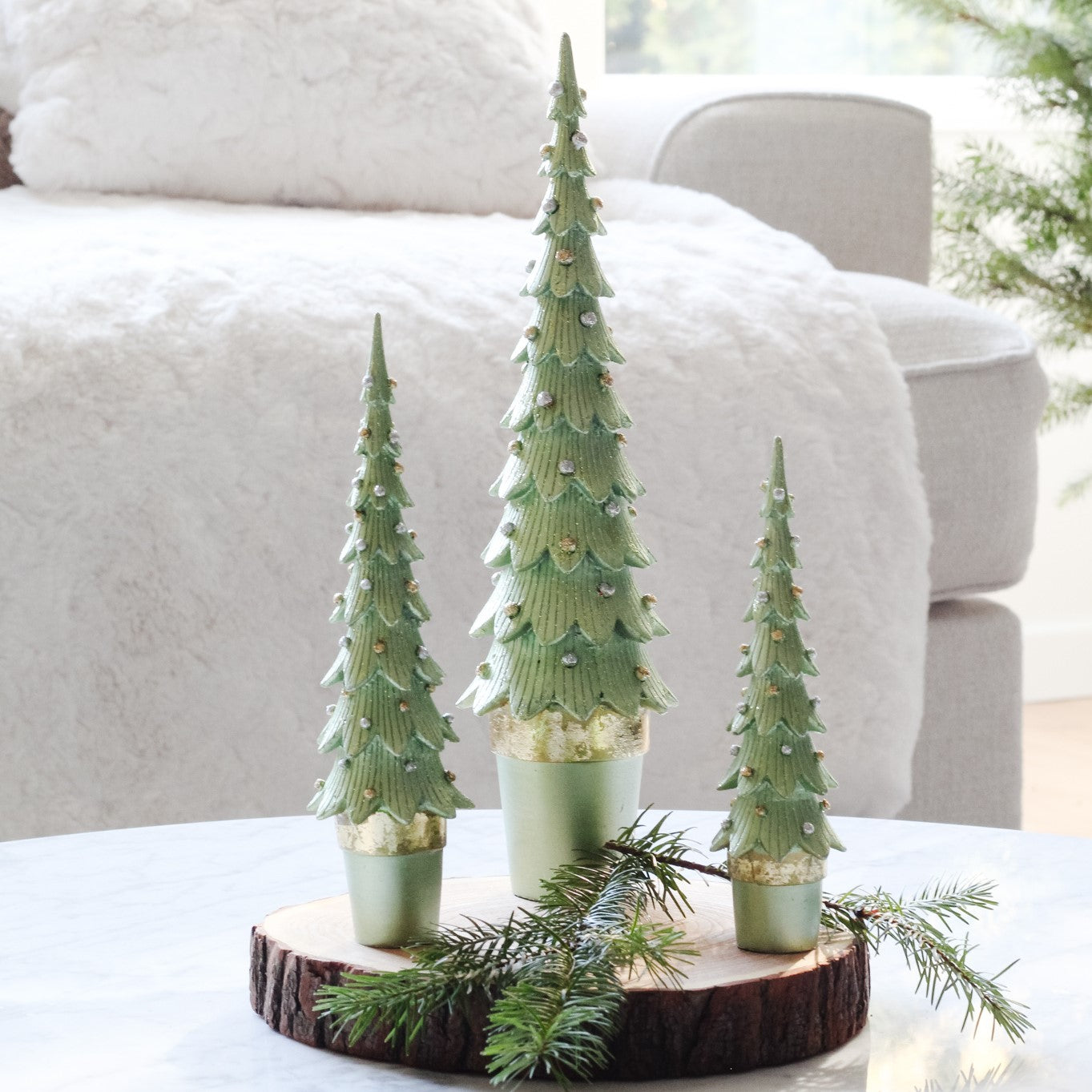 9" Slim Tannenbaum Tree (Green Dream)