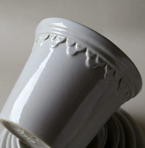 Kobenhavner 14 cm / 5.5 inch Glazed pot & tray in Mineral White